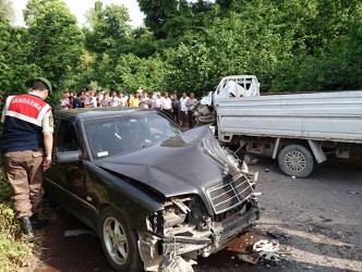 ÇATAK YOLUNDA KAZA 4 YARALI