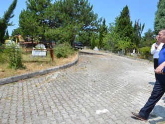 MEZARLIKLARDA BAYRAM TEMİZLİĞİ