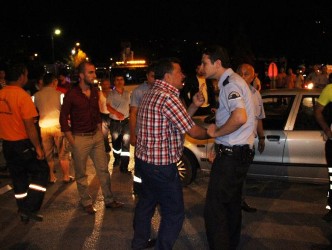GAZETECİLERE SALDIRDILAR