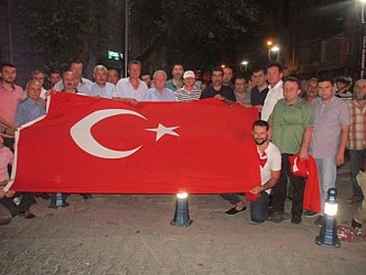 DEMOKRASİ NÖBETİNE DESTEK ÇIĞ GİBİ BÜYÜYOR