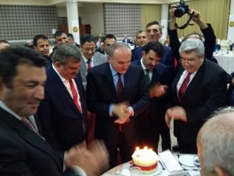 BAKANA DOĞUM GÜNÜ SÜPRİZİ