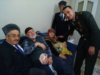 KORE GAZİLERİ VE EŞLERİ EVLERİNDE ZİYARET EDİLDİ