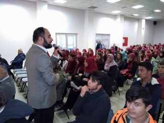 İMAM HATİP ÖĞRENCİLERİ NAMAZLA DİRİLİŞ KONFERANSINA KATILDILAR