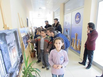 KARŞIYAKA ORTAOKULU ÖĞRENCİLERİ FOTOĞRAF SERGİSİNİ GEZDİ