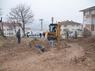 OKUL YOLU YAPILIYOR