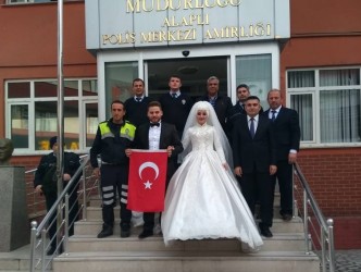 DÜĞÜN SALONUNDAN ÖNCE POLİSE GİTTİLER