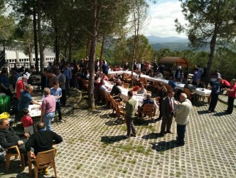 ALAPLI MYO MEZUNLARI PİLAV GÜNÜNDE BULUŞTU