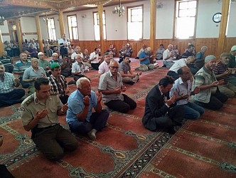 ALAPLI’DA 15 TEMMUZ ŞEHİTLER İÇİN MEVLİT OKUTULDU