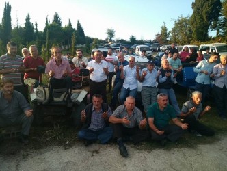 ARİFE GÜNÜ MEZARLIKTA DUA
