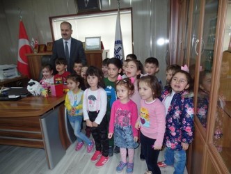 MİNİK YÜREKLERDEN ARAKANLI KARDEŞLERİNE YARDIM