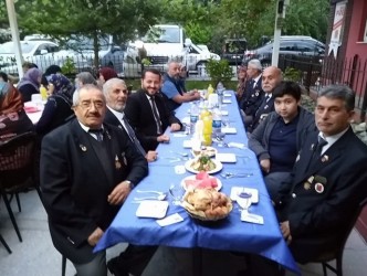 GAZİ VE ŞEHİT AİLELERİNE İFTAR YEMEĞİ VERİLDİ