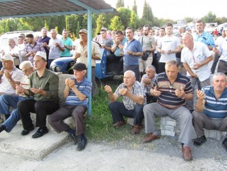 ARİFE GÜNÜ MEZARLIKTA TOPLU DUA