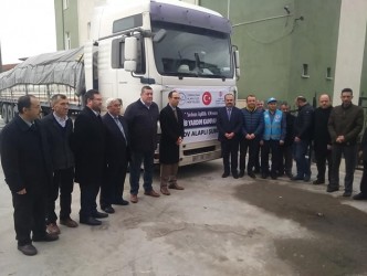 BİR TIR DOLUSU MALZEME ALAPLI’DAN YOLA ÇIKTI
