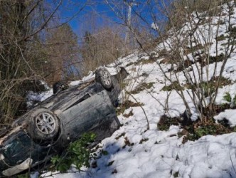 OTOMOBİL FINDIK BAHÇESİNE UÇTU
