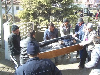 GÜMELİ’Lİ KEPÇE OPERATÖRÜ GAZDAN ZEHİRLENDİ